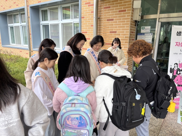 �ܾ米������û �������� �л� ������ ķ���� �ǽ�