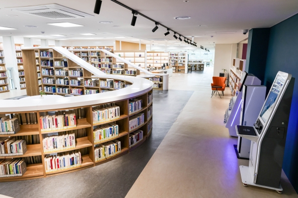 �ܾ籺 �� å �б� � ����