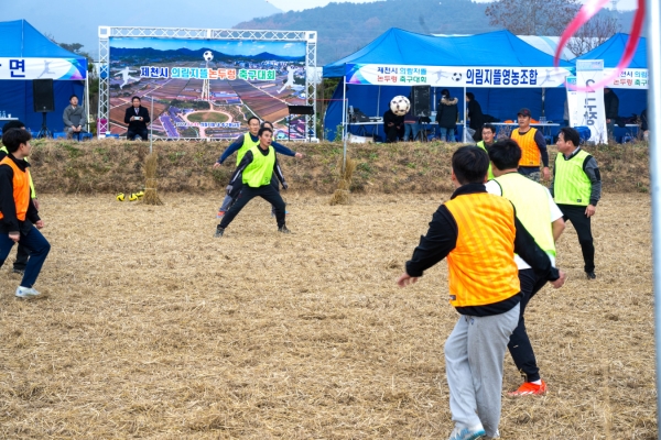 ��õ�� �Ǹ����� ���η� �౸��ȸ ����