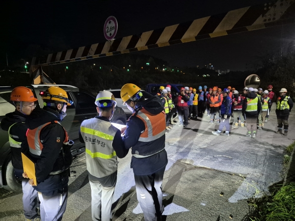 �ڷ��� ��Ϻ��� ���༱�� �������� ���� Ư�� ����Ȱ�� ����